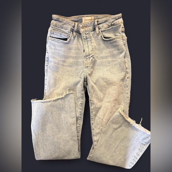 Frame Le Crop Mini Boot Jeans in Blue. - Picture 3 of 9